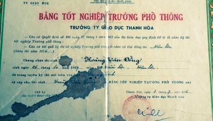 Cách chức chủ tịch xã 'mượn' bằng anh vợ để thăng quan