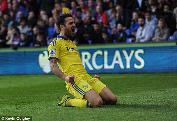 Fabregas ghi bàn, Chelsea vững ngôi đầu bảng