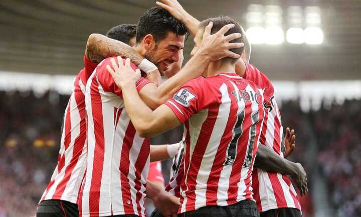 Southampton gây sốc, hạ nhục Sunderland