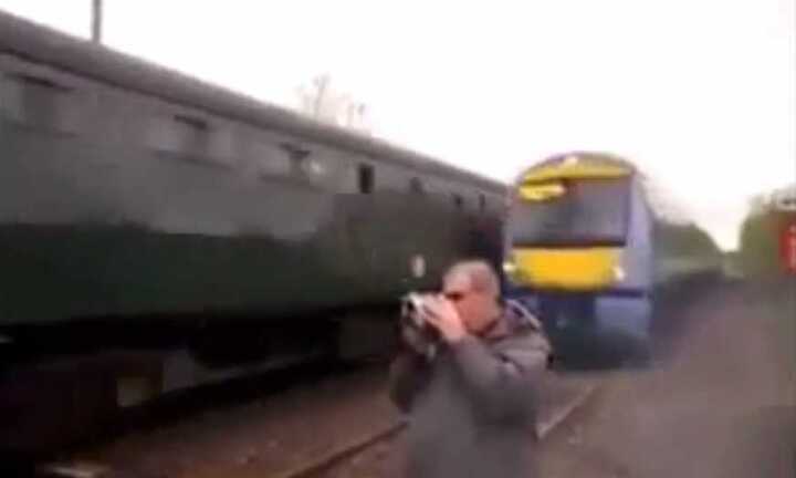 Video: Hút chết vì mê mải quay phim đoàn tàu hỏa
