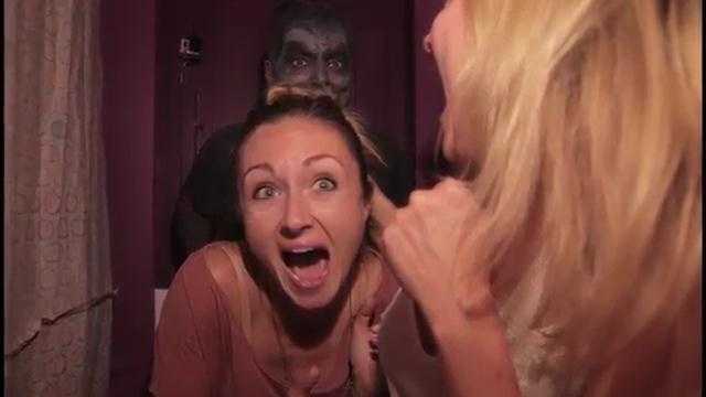 'Bóng ma' kinh dị trong buồng chụp ảnh