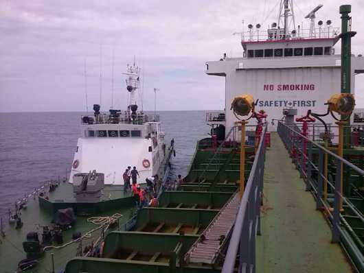 Tàu Sunrise 689 kết thúc chuyến hành trình bão táp