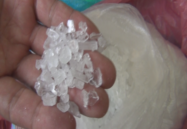 Nghệ An: Bắt nóng đối tượng vận chuyển 1kg ma túy đá