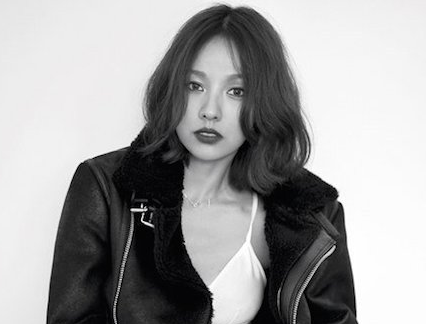 Nữ hoàng K-Pop Lee Hyori khoe vẻ gợi cảm