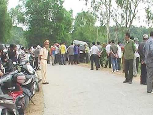 Nổ súng trấn áp kẻ tình nghi, kiểm lâm bị dân vây ráp