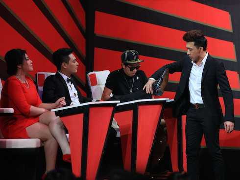 MC Phan Anh bị chê nhạt nhẽo, 'đơ toàn tập'