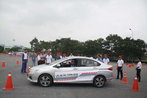 Khách hàng Honda được trau dồi kỹ năng với 'xe động'