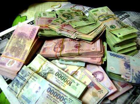 Nghe một cuộc điện thoại, mất nửa tỷ đồng