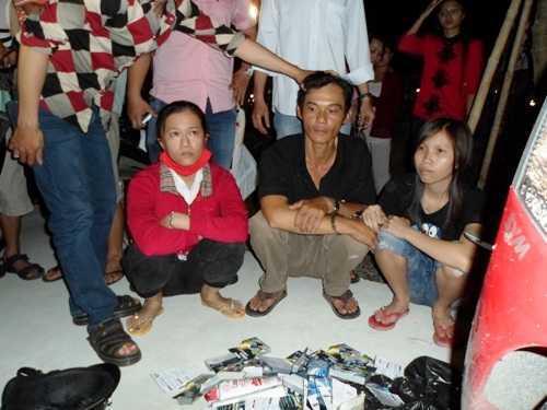 Chiêu trò 'hai ngón' kinh ngạc tại hội chợ ở Bình Dương