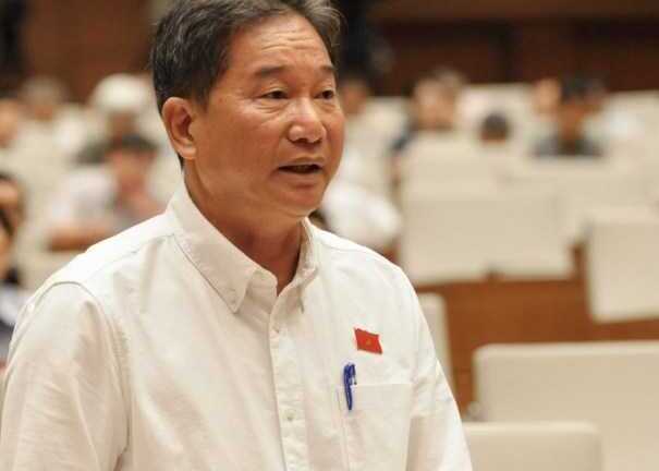 Dạy học, làm kinh tế sao cũng cần phong tướng?