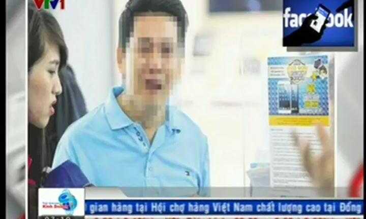 Clip: Toàn cảnh vụ du khách Việt quỳ khóc, van xin khi mua iPhone 6 ở Singapore