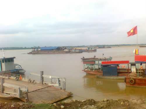 Gần 200 cảnh sát vây bắt cát tặc: Công an huyện bất ngờ