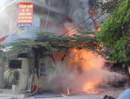 Hà Nội: Cháy dữ dội cửa hàng thức ăn nhanh ở Thanh Xuân Bắc