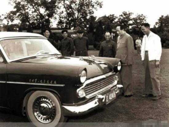 Khám phá dòng xe chống đạn Hồng Kỳ ở APEC 2014