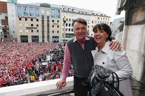 Van Gaal từng bị học trò đấm bay răng giả