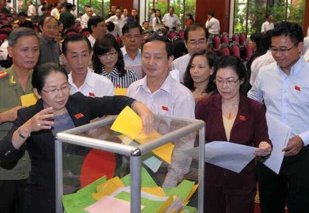 Lấy phiếu tín nhiệm phải thường xuyên như ăn cơm, uống nước