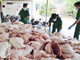 Rợn người nửa tấn thịt heo thối suýt lên bàn nhậu