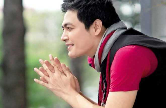 Vì sao MC Phan Anh không thoải mái khoe vợ?