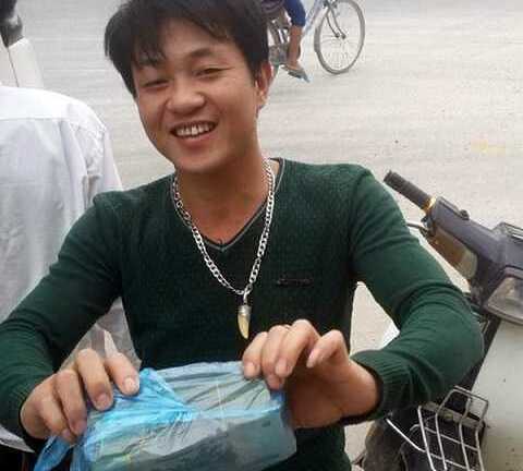 Phụ xe trả 150 triệu đồng cho khách để quên