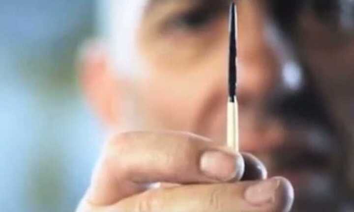 Video: Nét vẽ đường kẻ chỉ dọc thân siêu xe Rolls-Royce