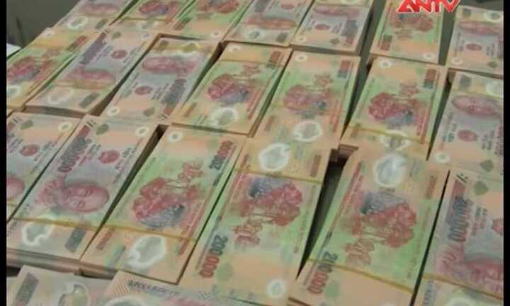Nữ quái 'ôm' 400 triệu tiền giả về trả nợ