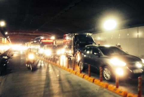 Xe công an gây sự cố, hầm Thủ Thiêm ùn ứ nghiêm trọng