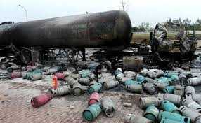 Lén lút sang chiết 'bom gas'