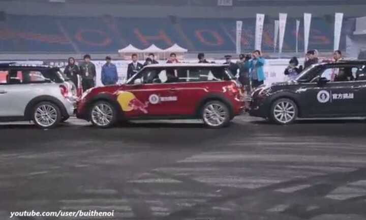 Màn đỗ xe lập kỷ lục thế giới