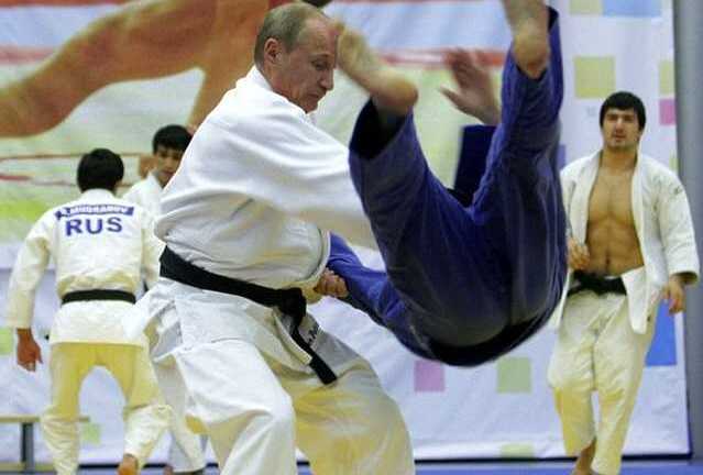 Video: Tổng thống Putin thể hiện đường quyền Karate