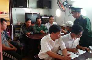 Tàu cá bị đâm chìm trên biển, 8 ngư dân thoát chết