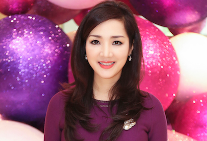 Giáng Mi diện nguyên 'cây' hàng hiệu