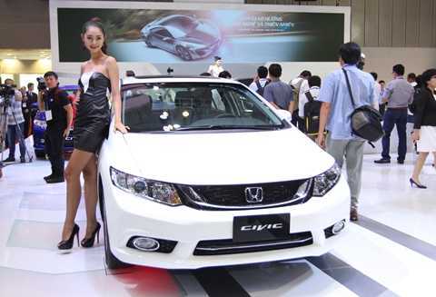 Lược bớt bản số sàn, Civic 2015 có giá 780 triệu đồng