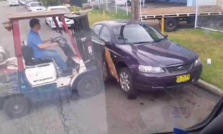 Bị chặn đường, nghĩ cách bốc xe kỳ quái