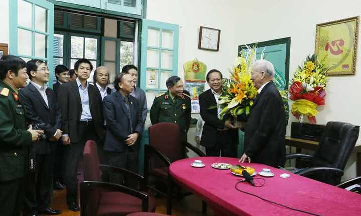 Bộ TT&TT thăm và chúc thọ Đại tướng Lê Đức Anh