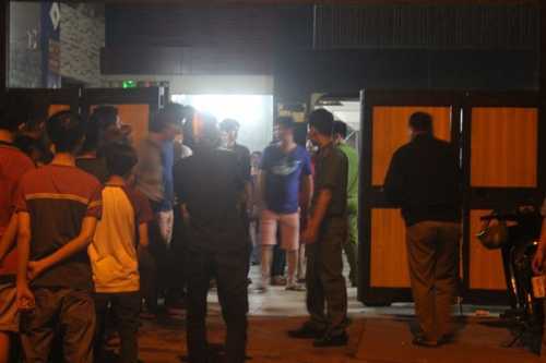 Đi hát karaoke, nam thanh niên chết thảm trong thang máy