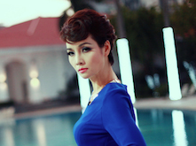 Mai Thu Huyền khoe vẻ mặn mà