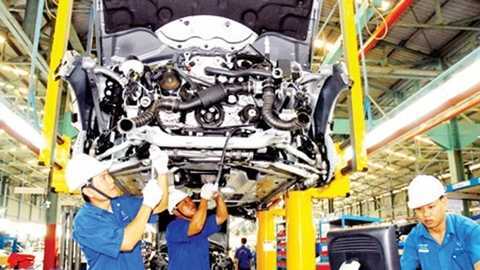 Bế tắc, ô tô nằm im chờ giảm thuế