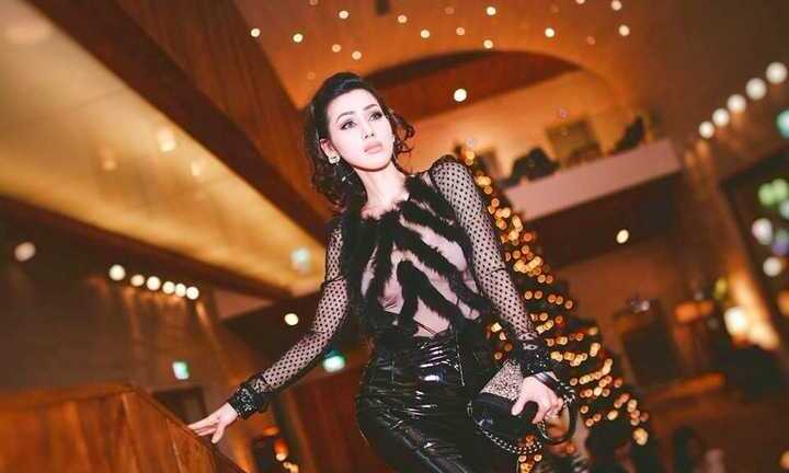 Tình cũ Hà Dũng diện đồ hiệu trăm triệu cuốn hút