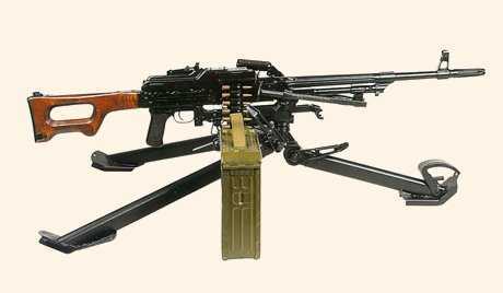 Tập đoàn súng AK sẽ sản xuất... dao và quần áo