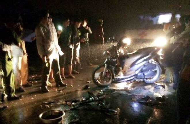 3 thanh niên đi SH tử vong sau cú tông xe bí ẩn