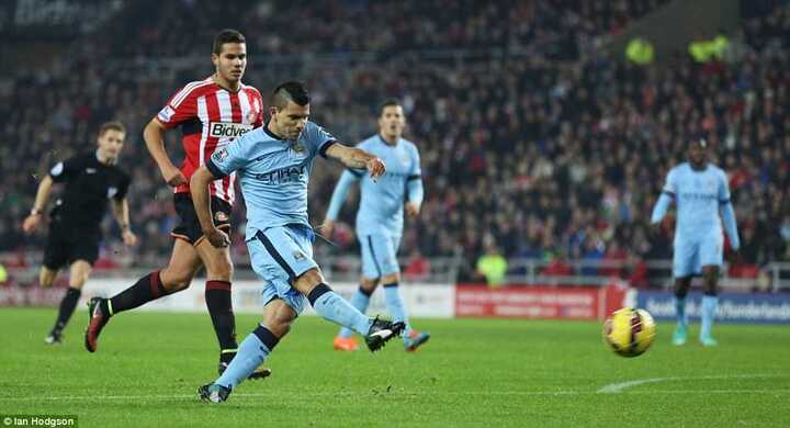 Clip: Aguero 'nã rocket', Man City đè bẹp Sunderland