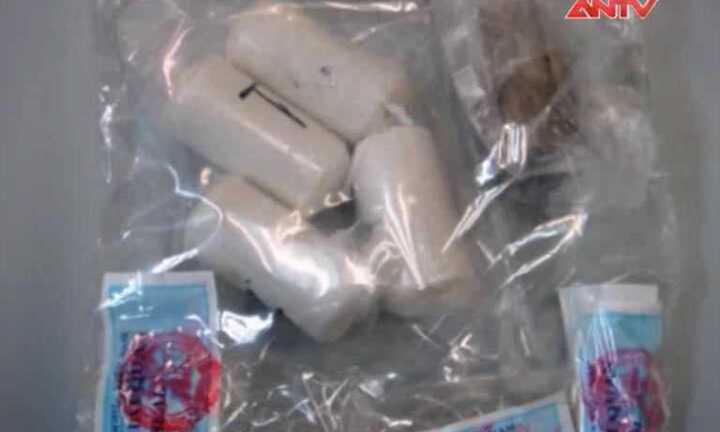 Bắt nữ hành khách Úc cất giấu heroin ở 'chỗ kín'