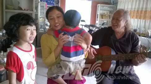 Bí quyết sung mãn, chiều vợ trẻ của cụ 80 lấy vợ ngoài 20 ở Hà Nội