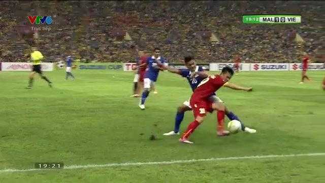 Đội trưởng Malaysia xin lỗi Tiến Thành sau pha đánh nguội