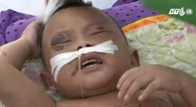 Clip: Bé 2 tuổi bị bà ngoại bạo hành như thời Trung cổ