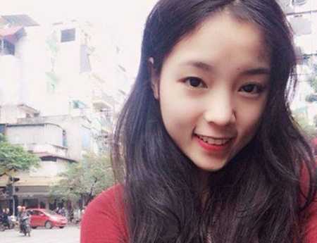 Lộ clip Hoa hậu Kỳ Duyên mặt mộc hát 'Hoang mang' siêu dễ thương