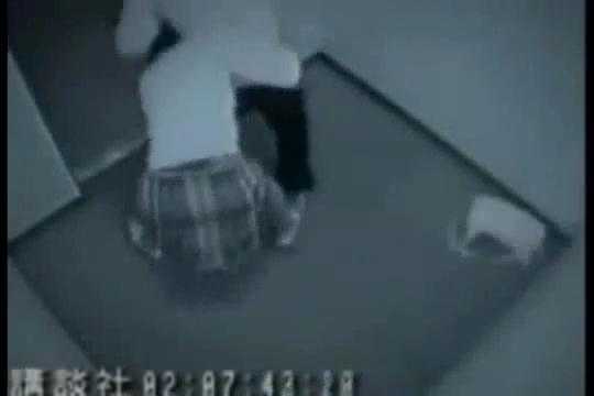 Cướp nhầm thiếu nữ giỏi võ, bị quăng quật nhừ tử