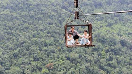 Hai nữ sinh chết bí ẩn trong tư thế treo cổ