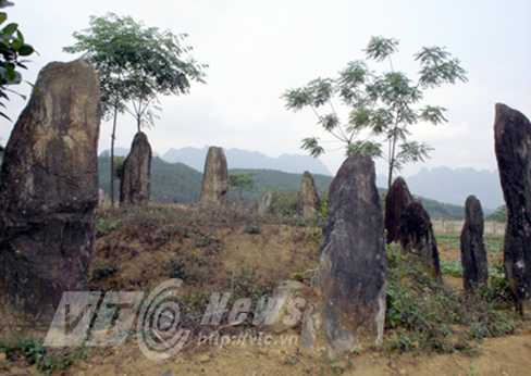 Kỳ bí ngôi mộ được ‘thần hổ’ trông coi trên đỉnh núi