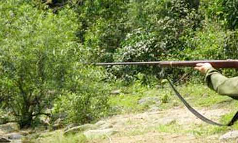 Thượng tá đi săn làm chết người bị khởi tố